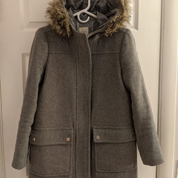 🌱Spring is coming Sale!! J. Crew classic Vail wool coat with faux fur trim hood